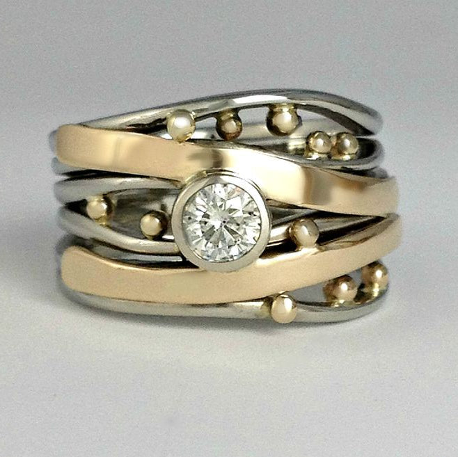 Evangeline – Vintage Gold Inlaid Zirconia Ring