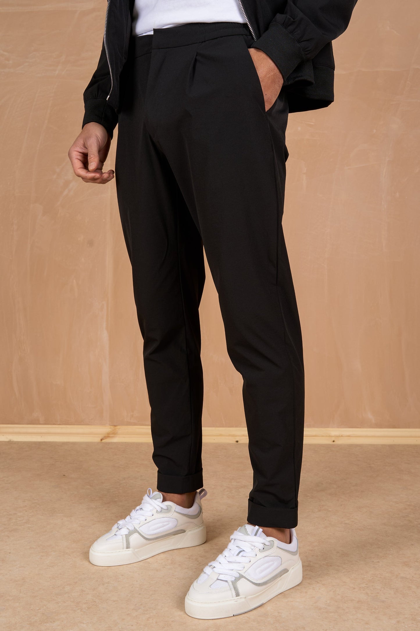 Premium Tapered Turn-Up Pants - Black