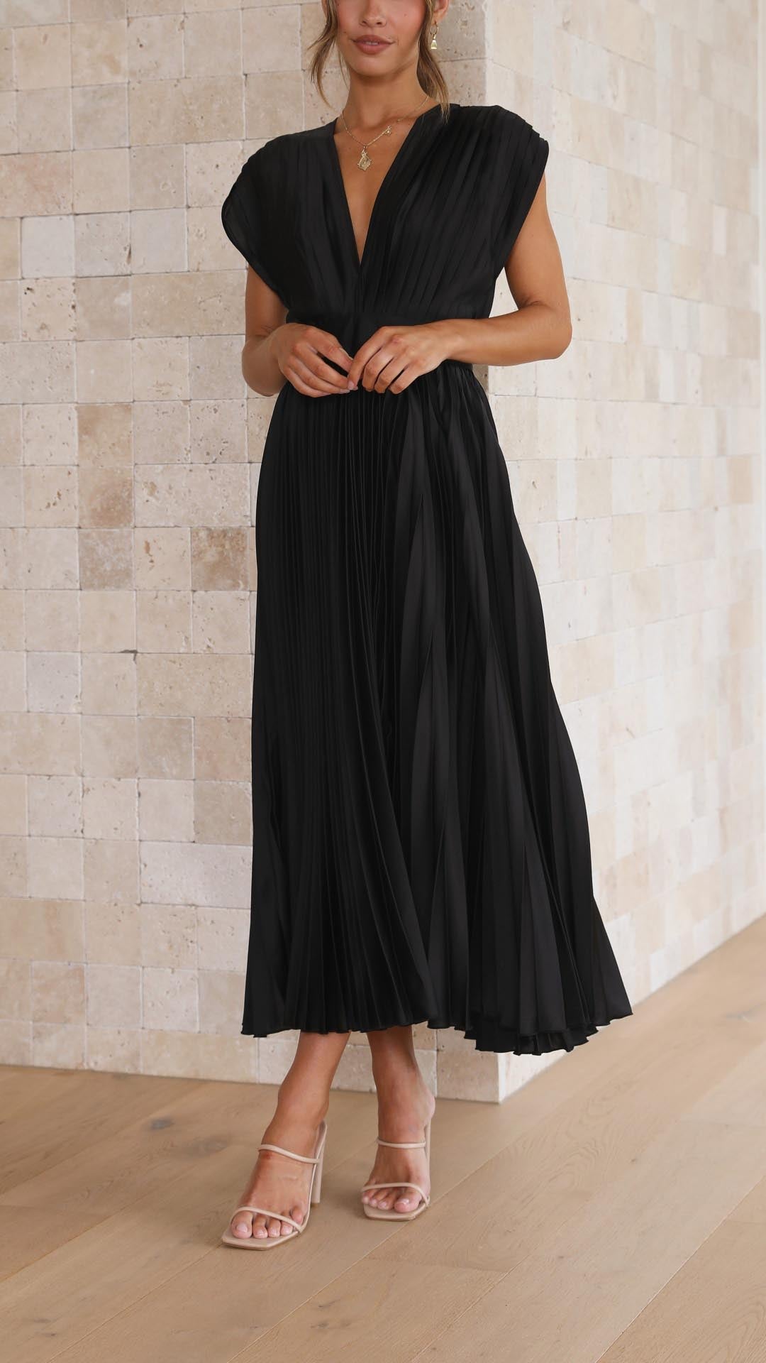 MARIANNE | ELEGANT PLEATED DRESS