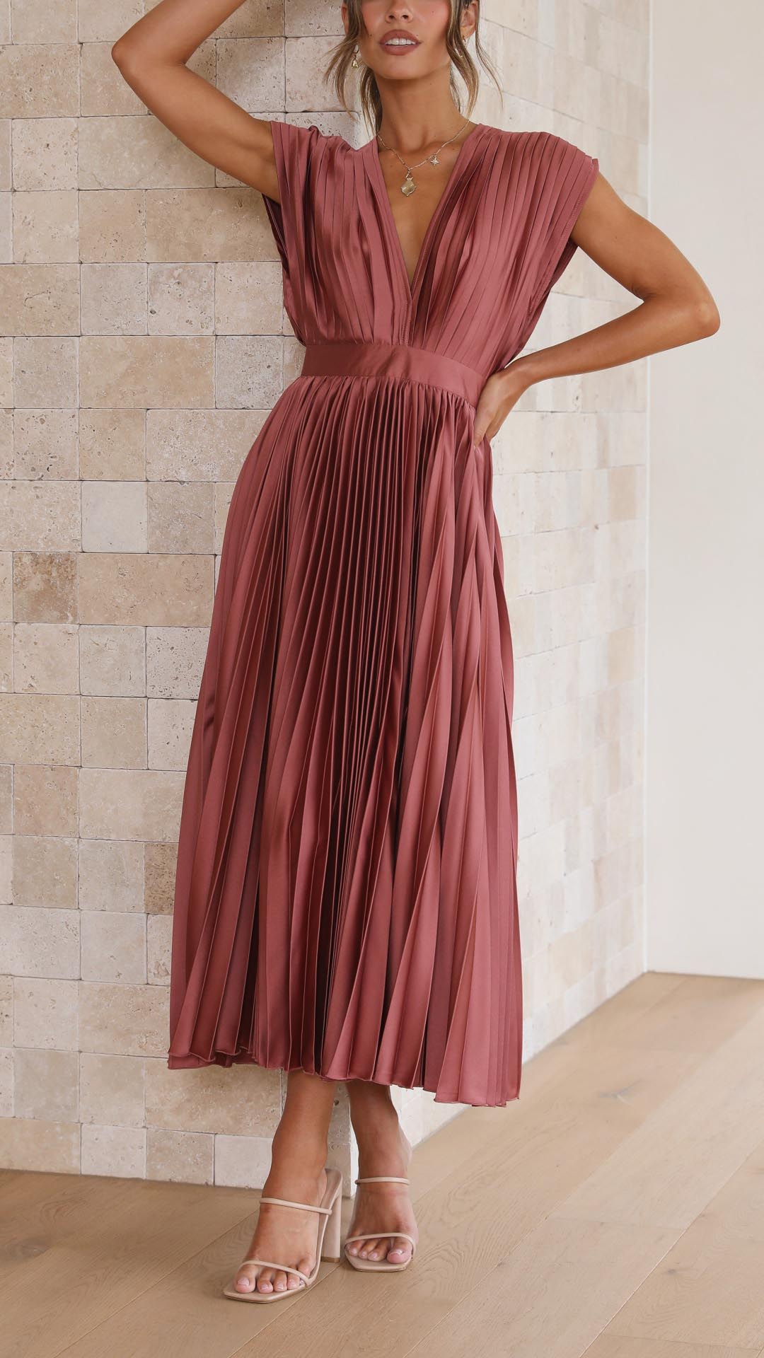 MARIANNE | ELEGANT PLEATED DRESS