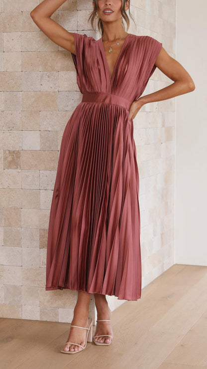 MARIANNE | ELEGANT PLEATED DRESS