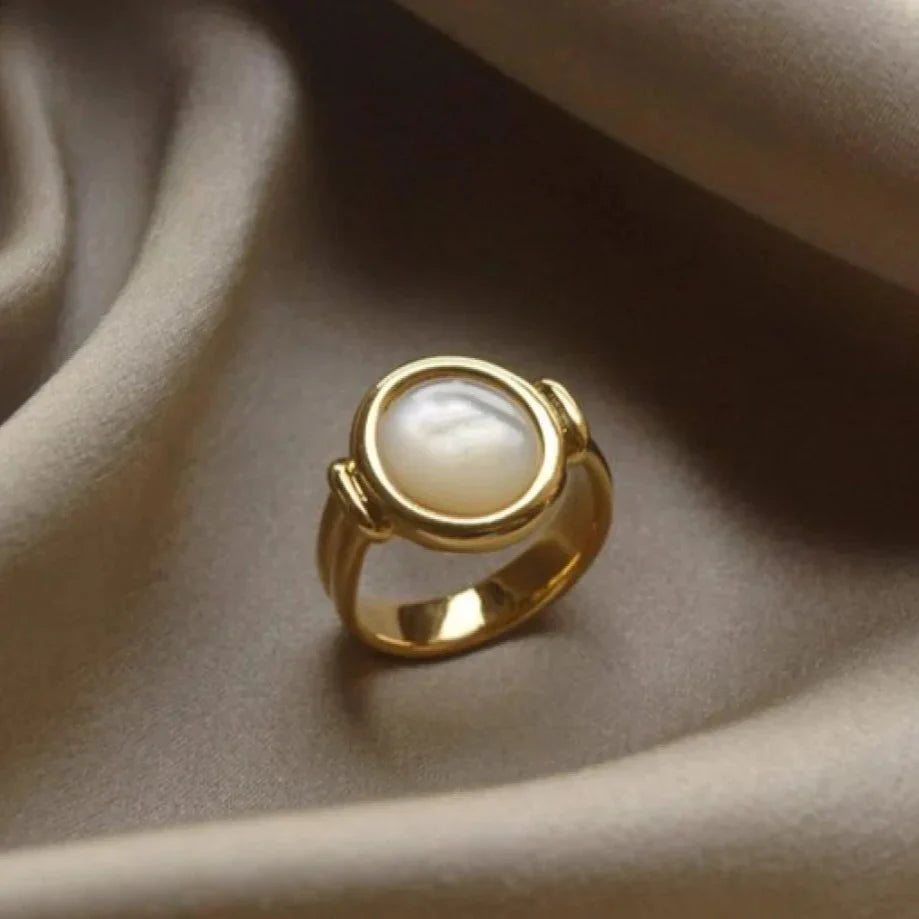 Lorelei – Elegant All Pearl Ring