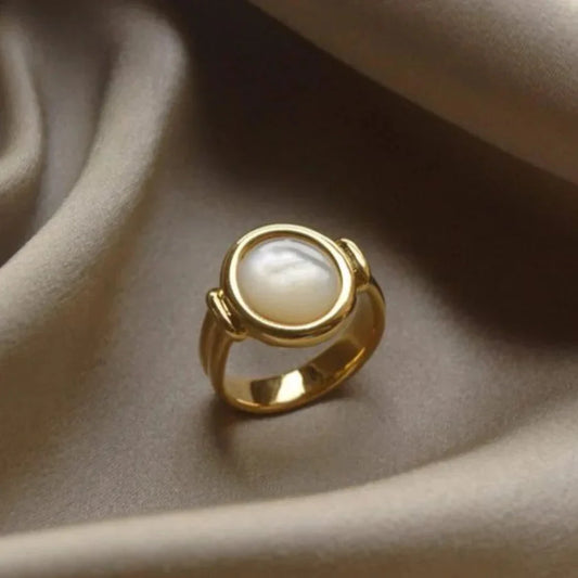 Lorelei – Elegant All Pearl Ring